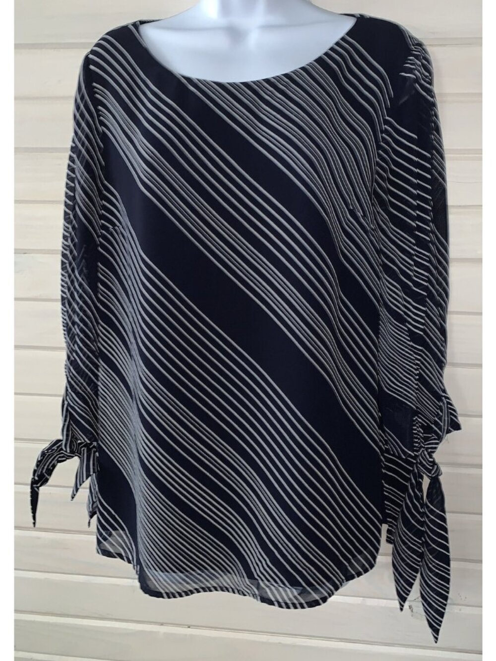 Daniel Rainn Stitch Fix Sz MEDIUM Tunic Navy Blue Diagonal Stripe Tie Slv *VGUC